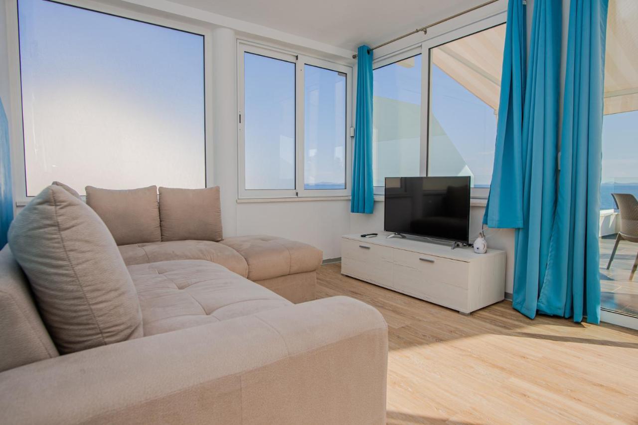 Exclusive Seaside Dream Apartments Murter Exterior photo