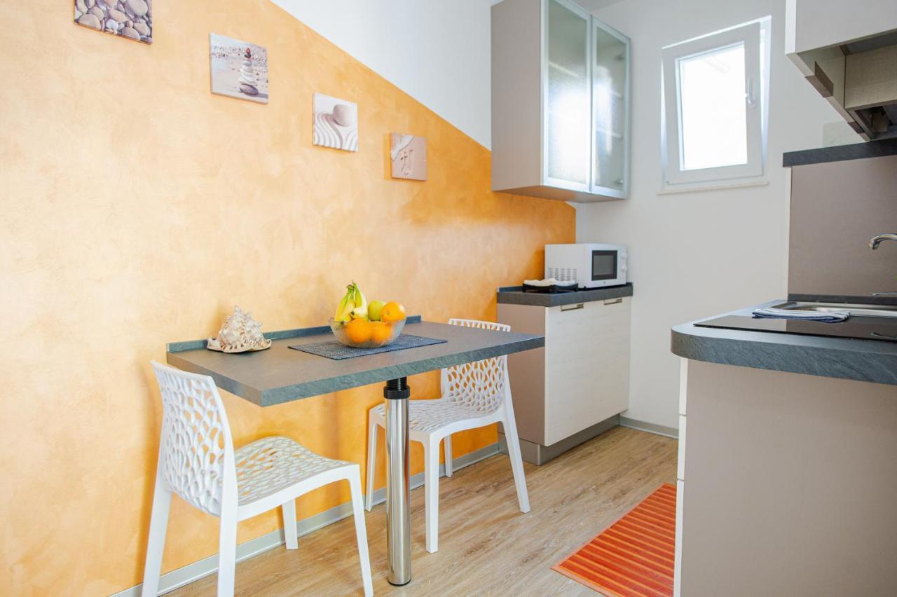 Exclusive Seaside Dream Apartments Murter Exterior photo