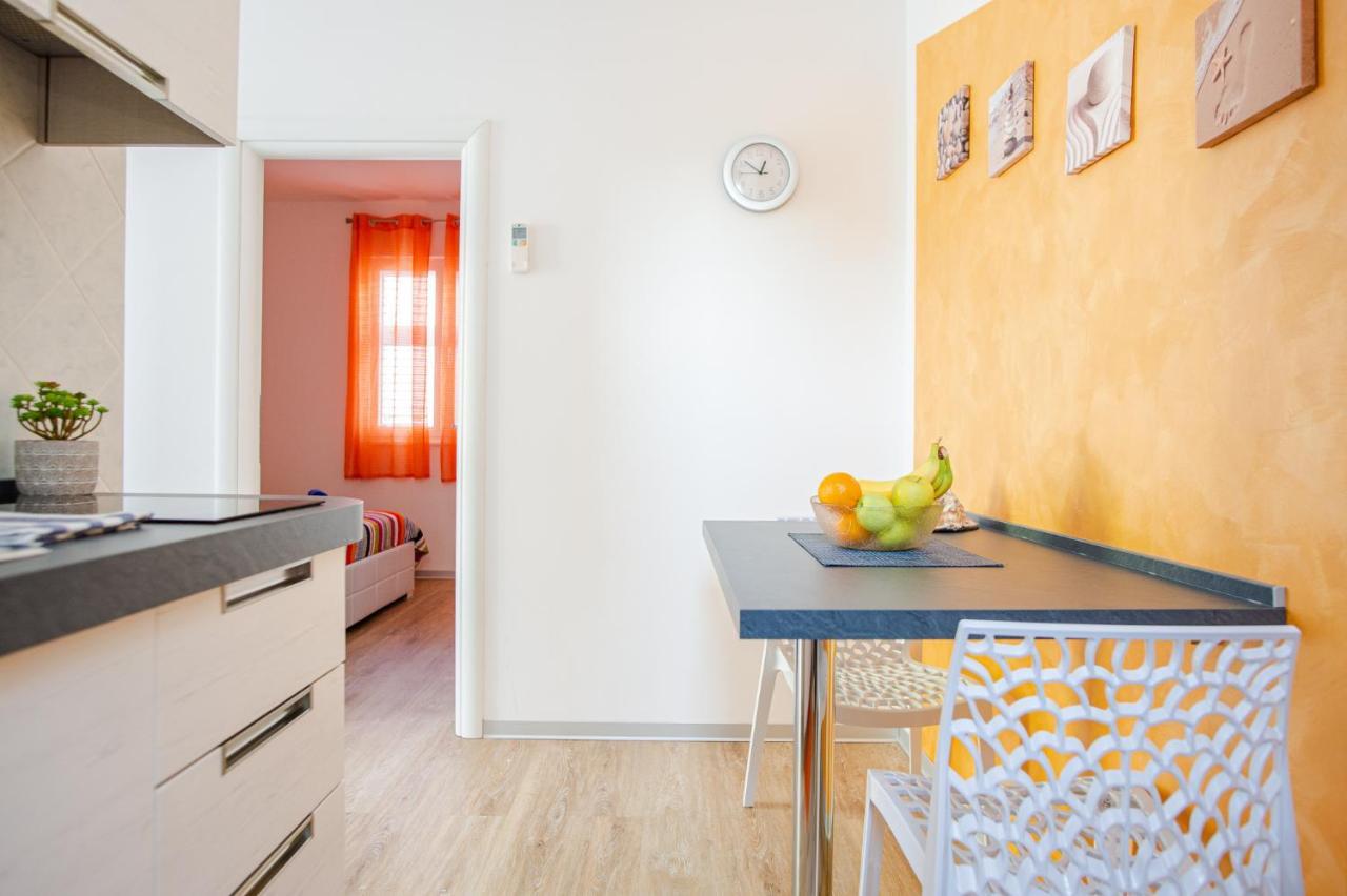 Exclusive Seaside Dream Apartments Murter Exterior photo