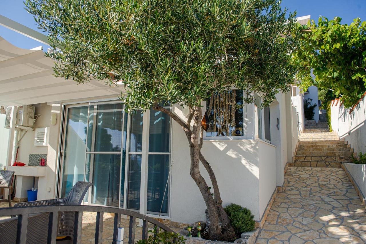 Exclusive Seaside Dream Apartments Murter Exterior photo