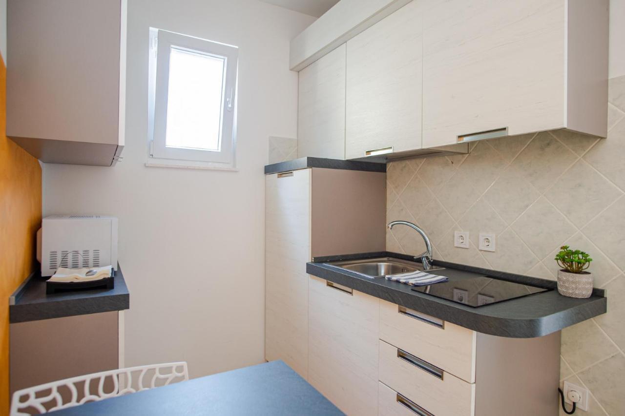 Exclusive Seaside Dream Apartments Murter Exterior photo
