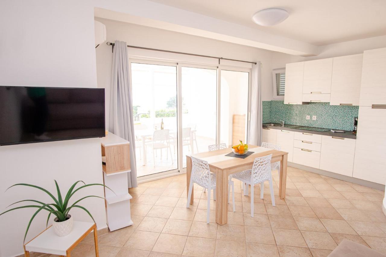 Exclusive Seaside Dream Apartments Murter Exterior photo